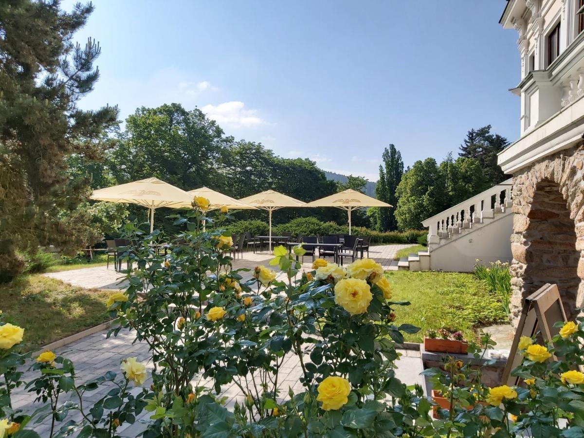 Pension U Golfu Cihelny Karlsbad Exteriör bild