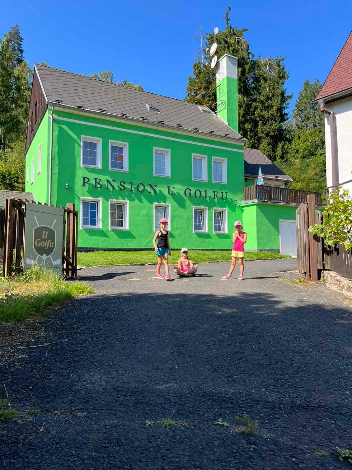 Pension U Golfu Cihelny Karlsbad Exteriör bild