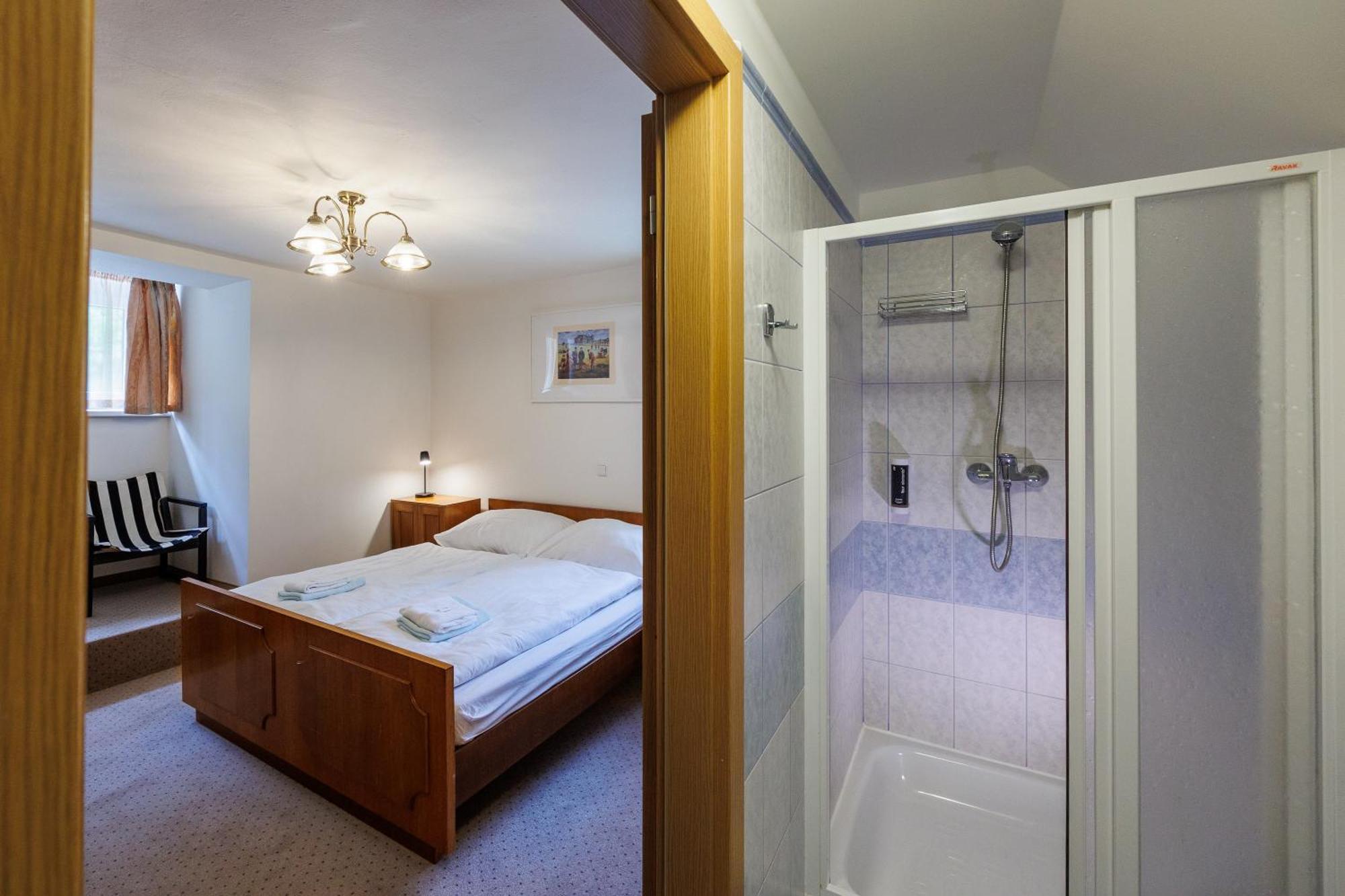 Pension U Golfu Cihelny Karlsbad Exteriör bild