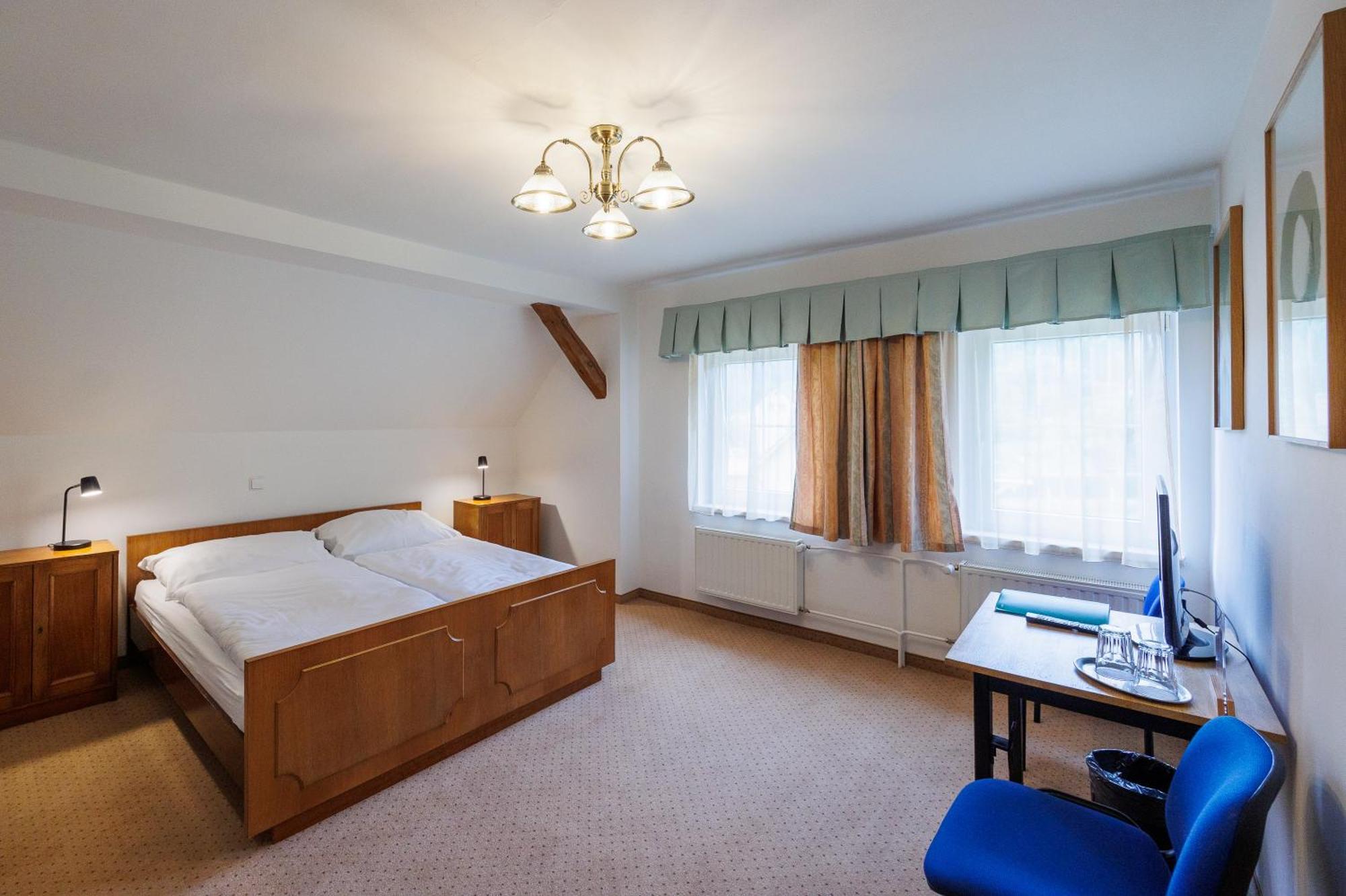 Pension U Golfu Cihelny Karlsbad Exteriör bild