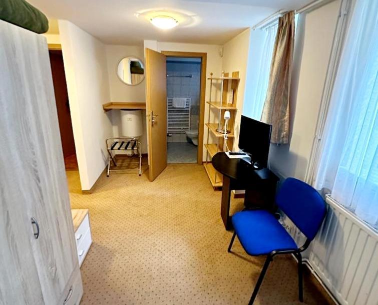 Pension U Golfu Cihelny Karlsbad Exteriör bild