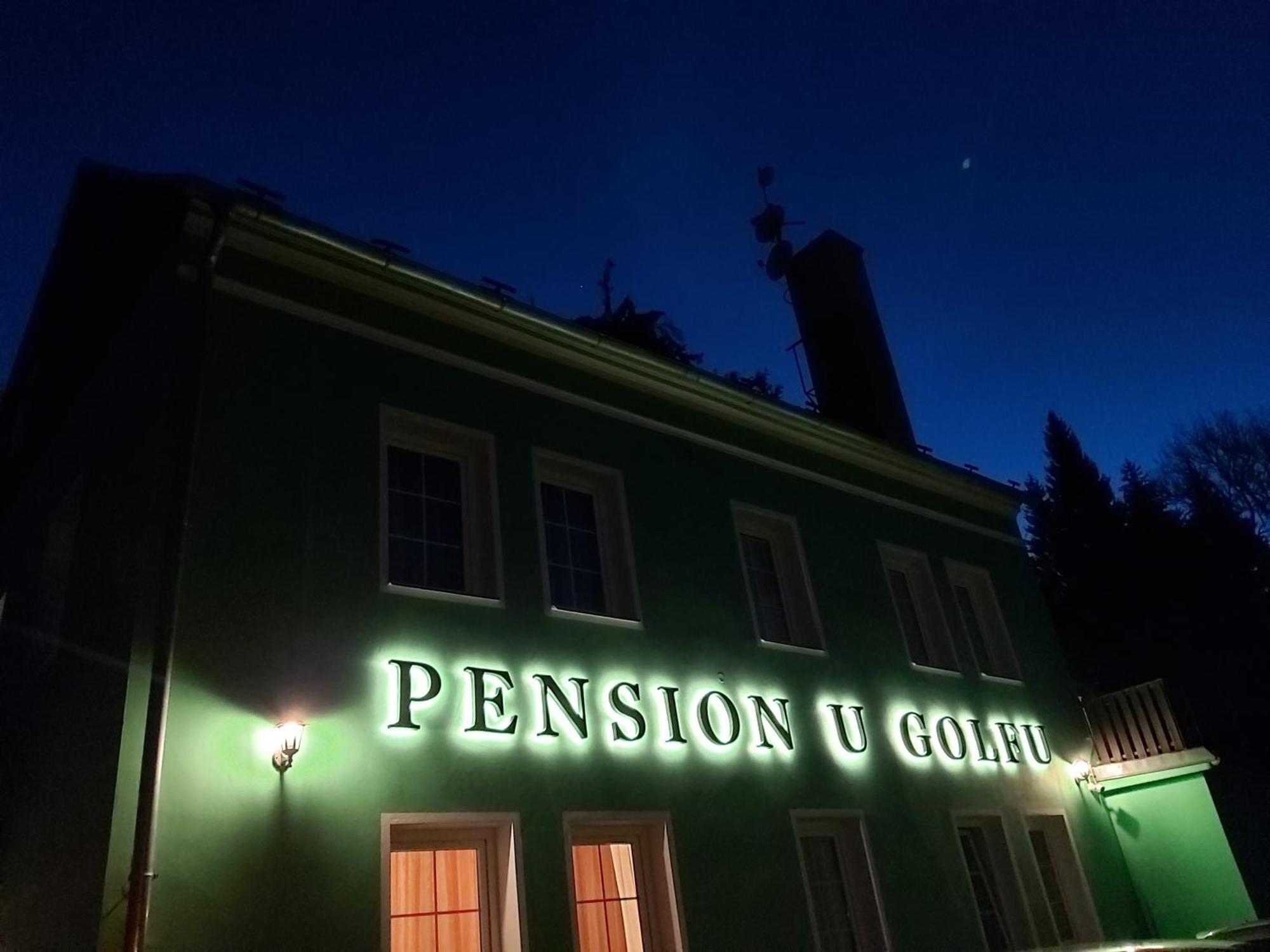 Pension U Golfu Cihelny Karlsbad Exteriör bild