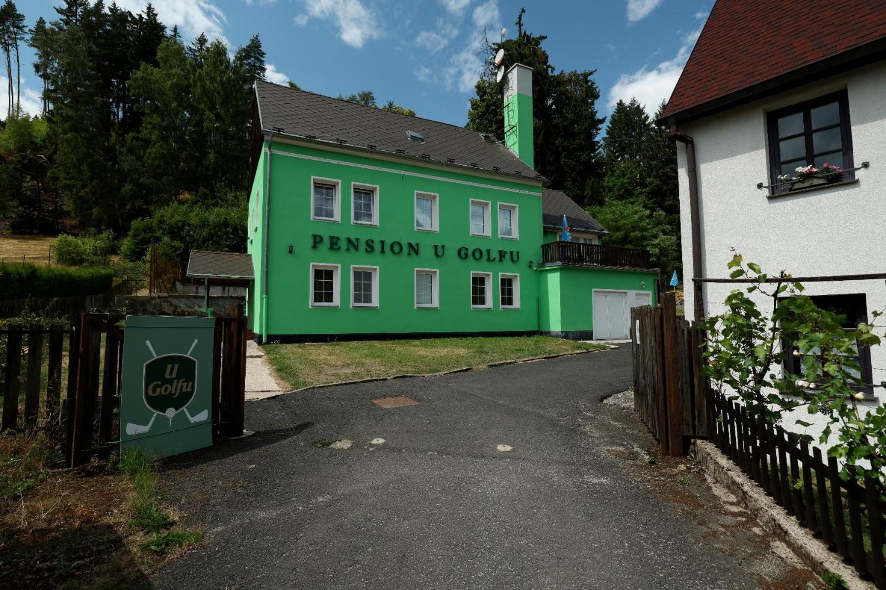 Pension U Golfu Cihelny Karlsbad Exteriör bild